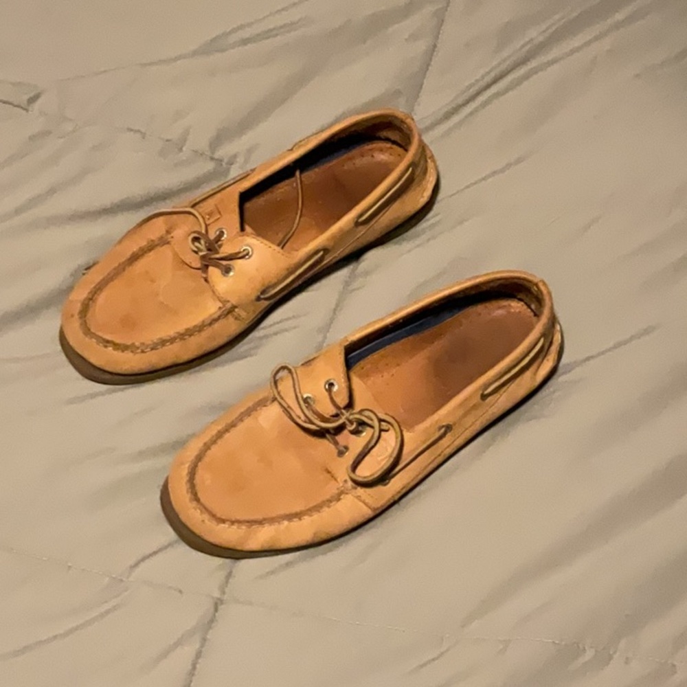 Sperry Tan Boat Shoes Classic Moccasin Style
